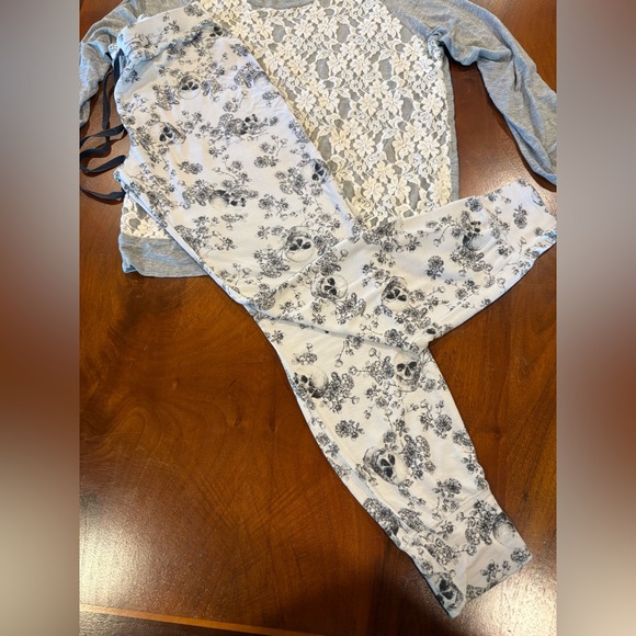 Tabitha Gray,💀skull &roses lounge bottoms(bottoms only) - Picture 3 of 7